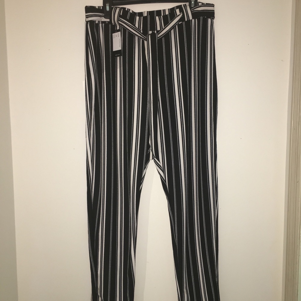 Stretch pants, elastic waist, super comfy